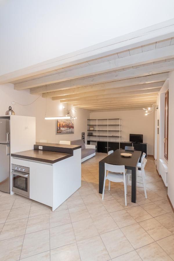 Trilocale Rua Sovera 85 - F&L Aparment 브레시아 외부 사진